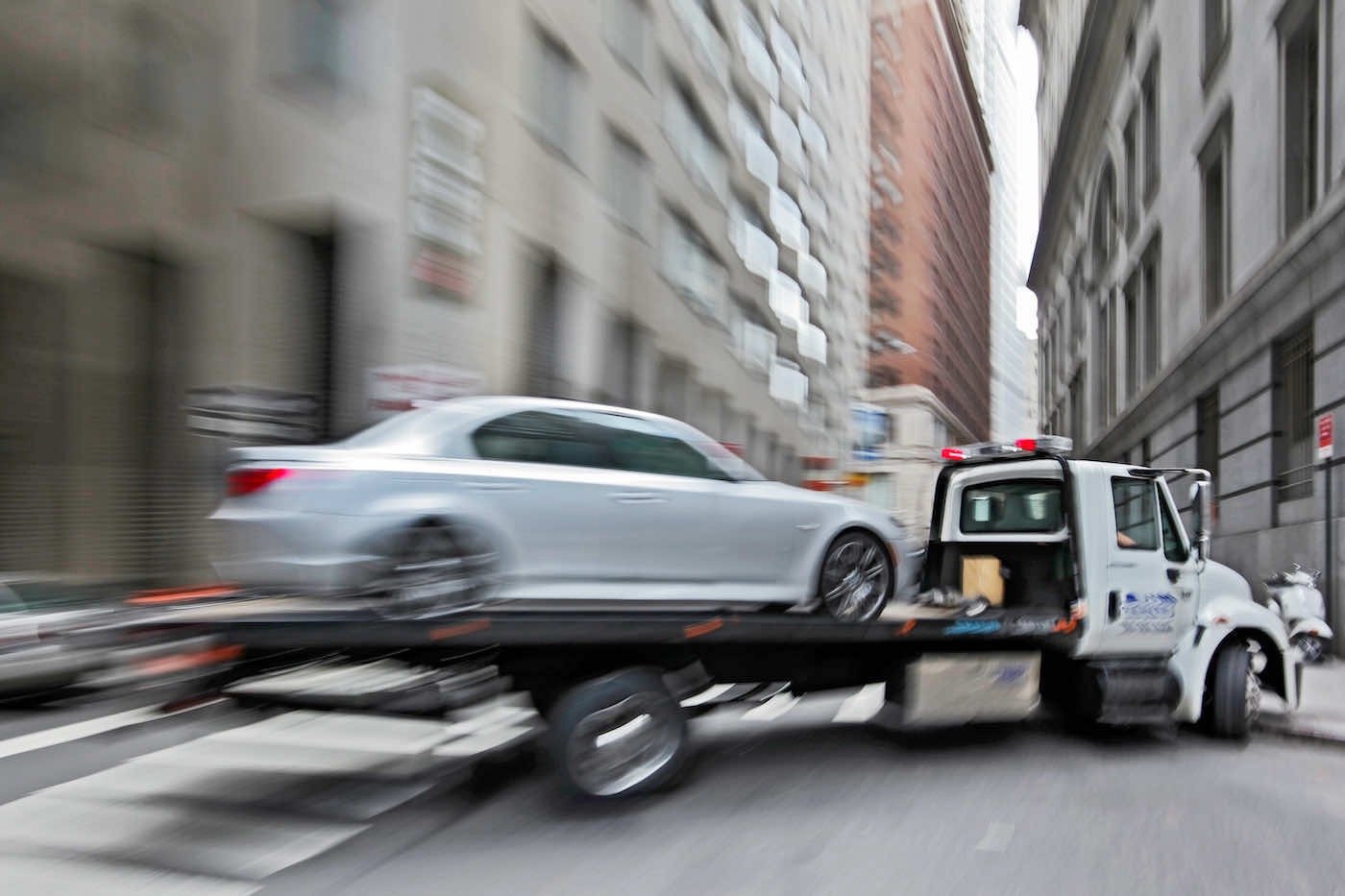 Winnipeg-Towing-flatbed city towing