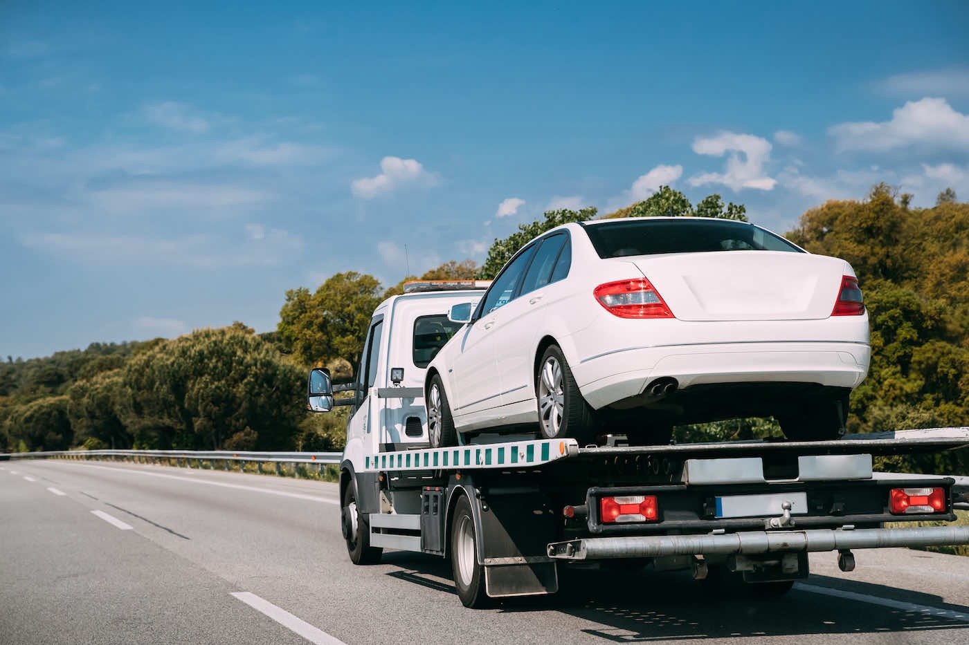 Winnipeg-Towing-flatbed towing